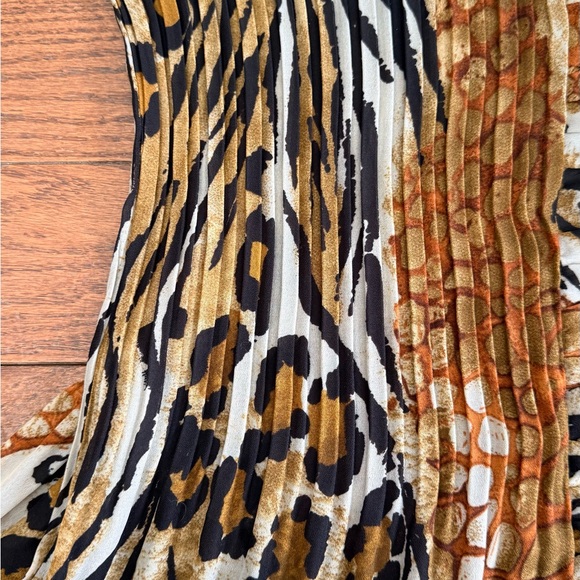 Signature by Larry Levine Animal Print Button-Down Top in Brown, Black and Cream - Picture 7 of 7